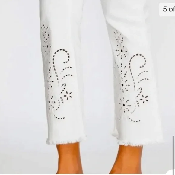 Johnny Was Pashmina White Eyelet Crop Baby Boot High Rise Hippie Jeans Sz 26 - Picture 3 of 11